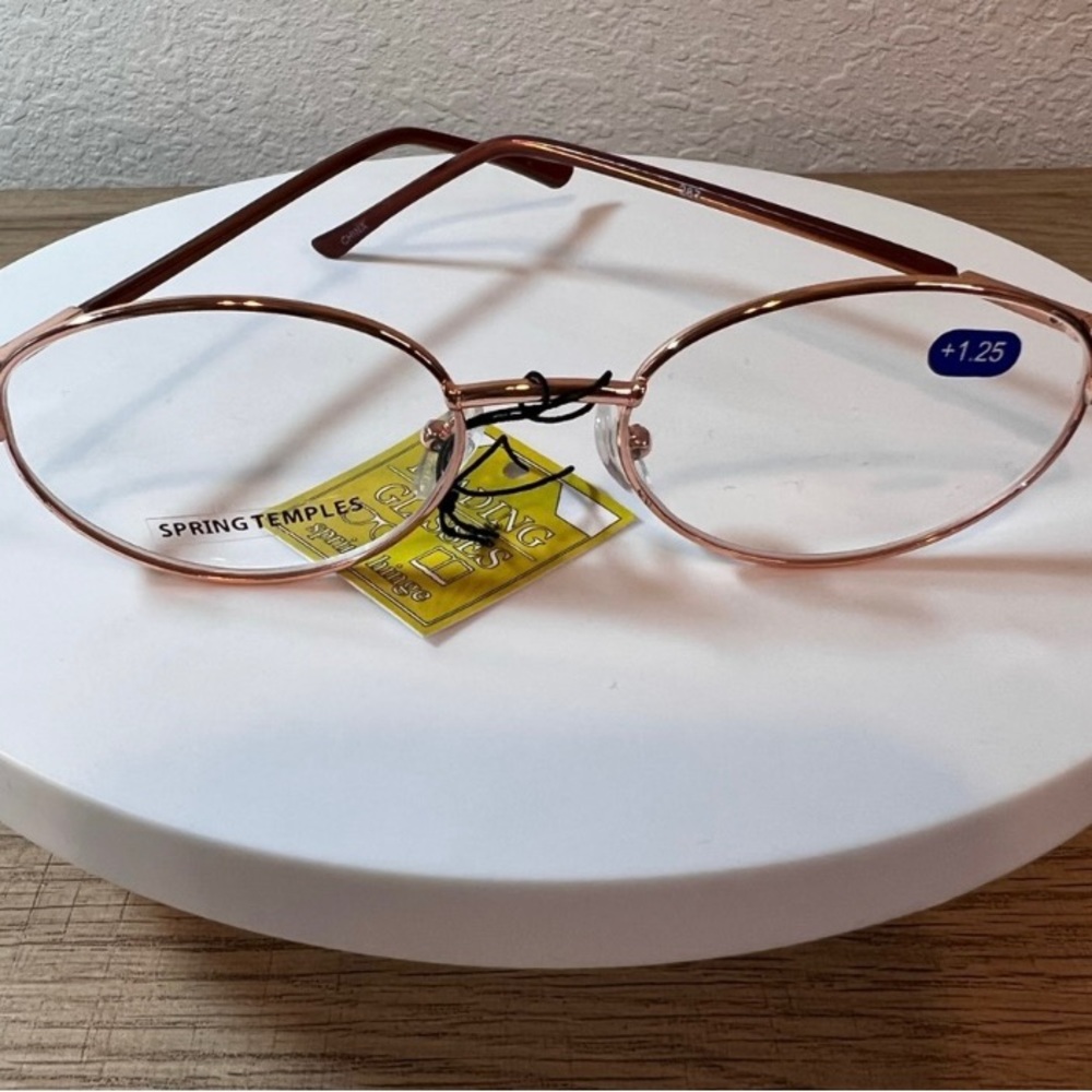 NWT 1.25 Rose Gold Oval Shaped High Quality Readers